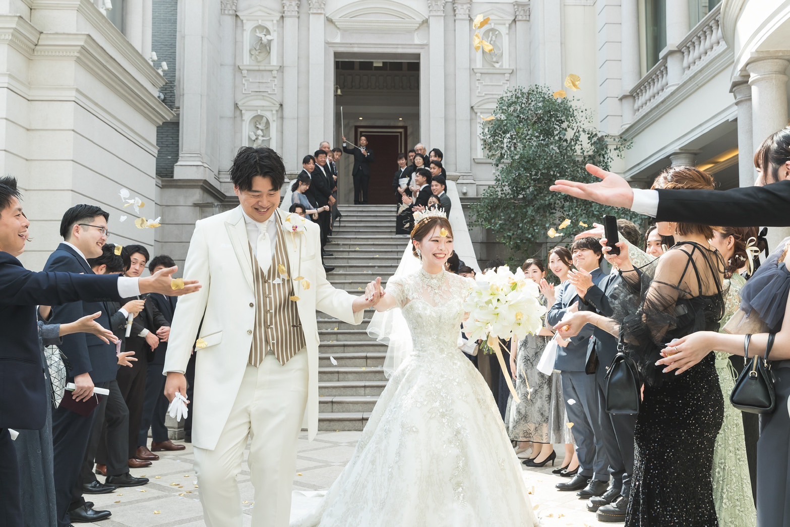 レンタルウエディングドレスとレンタルタキシード