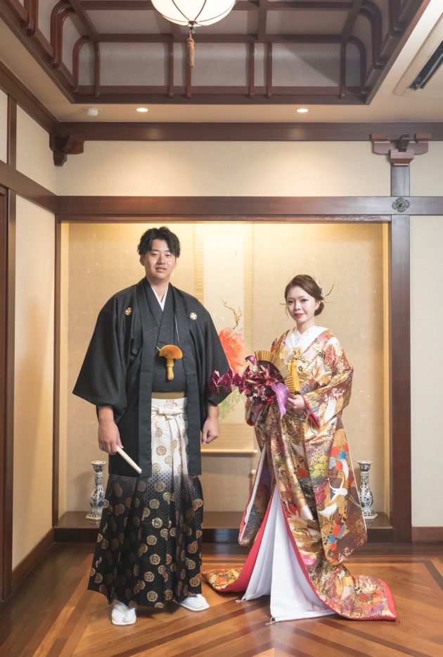 レンタル色打掛とレンタル黒紋付袴