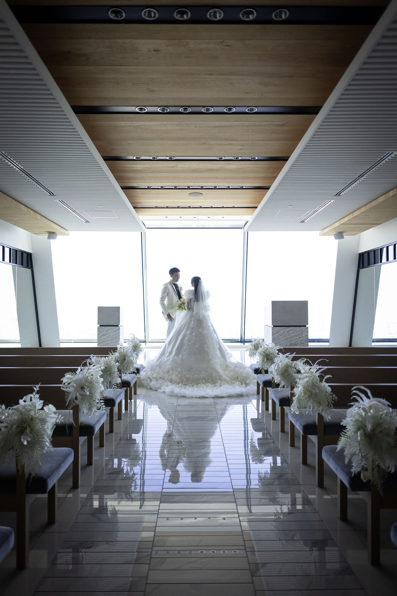 オーダーウエディングドレスとレンタルタキシード