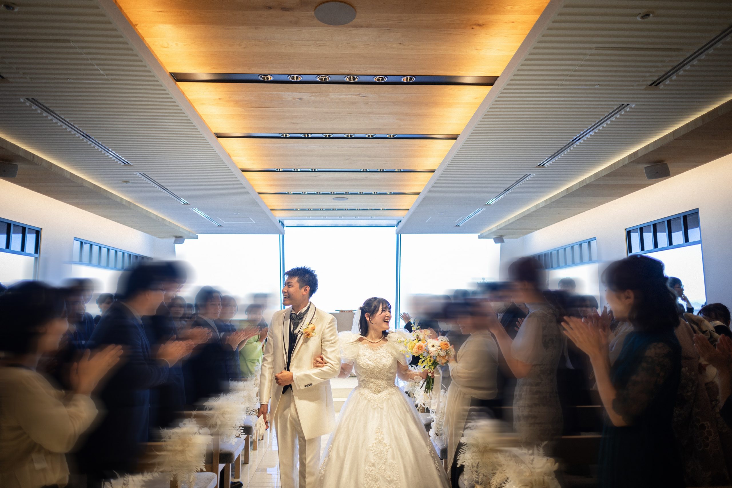 オーダーウエディングドレスとレンタルタキシード