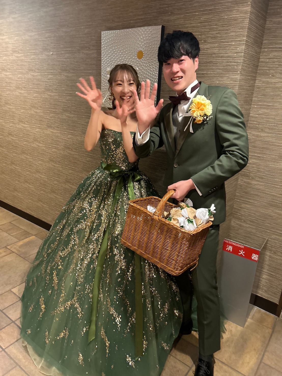 レンタルカラードレスとレンタルタキシード